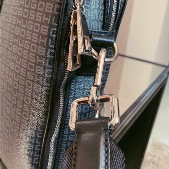 Hugo Boss Special Edition Signature Briefcase Rare - Picture 6 of 8